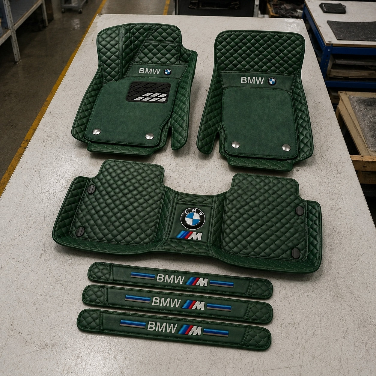 Set di Tappetini Auto Premium in Pelle Ecologica — Protezione Elegante per la Tua Auto
